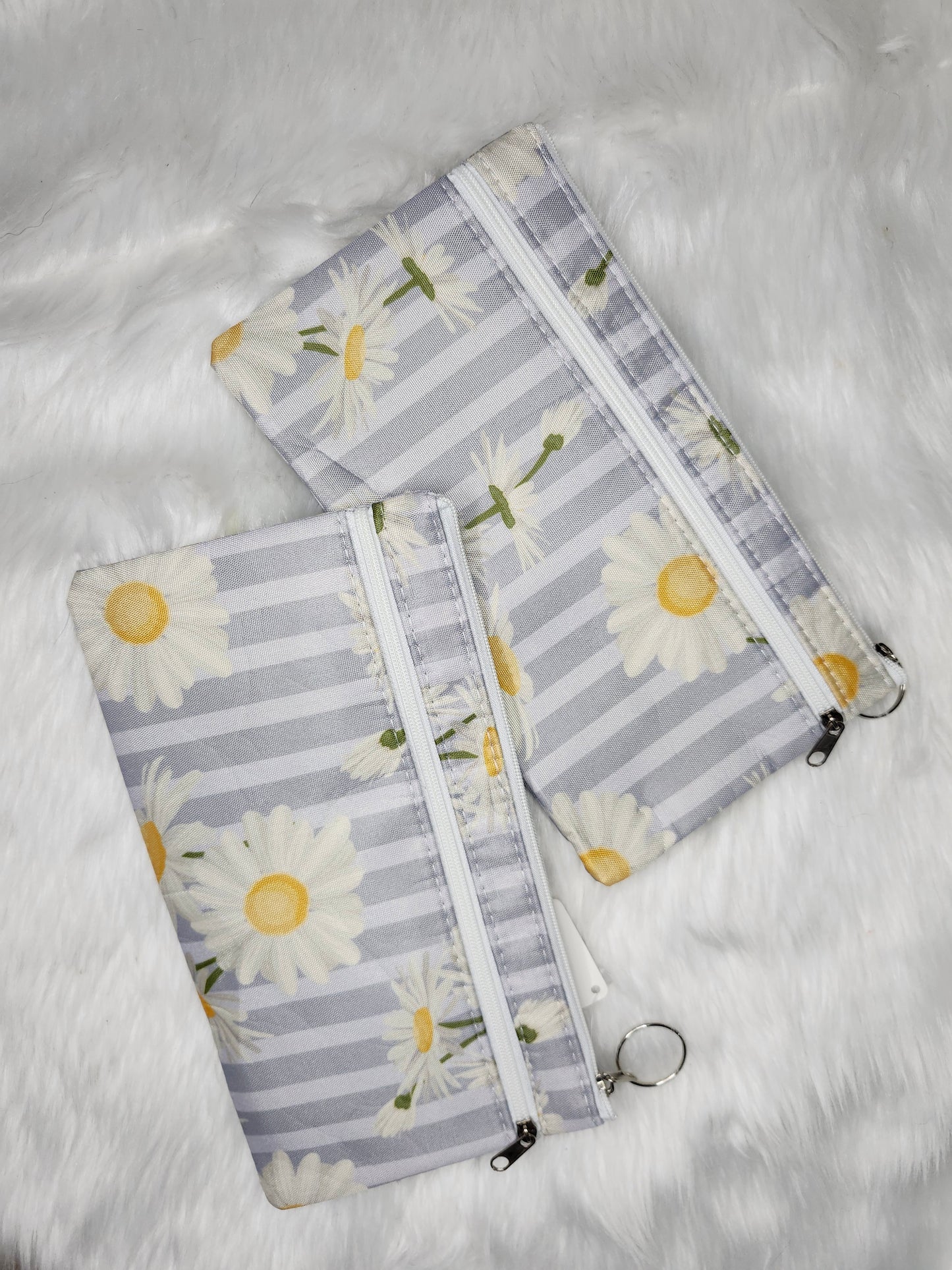 Gray daisy bag