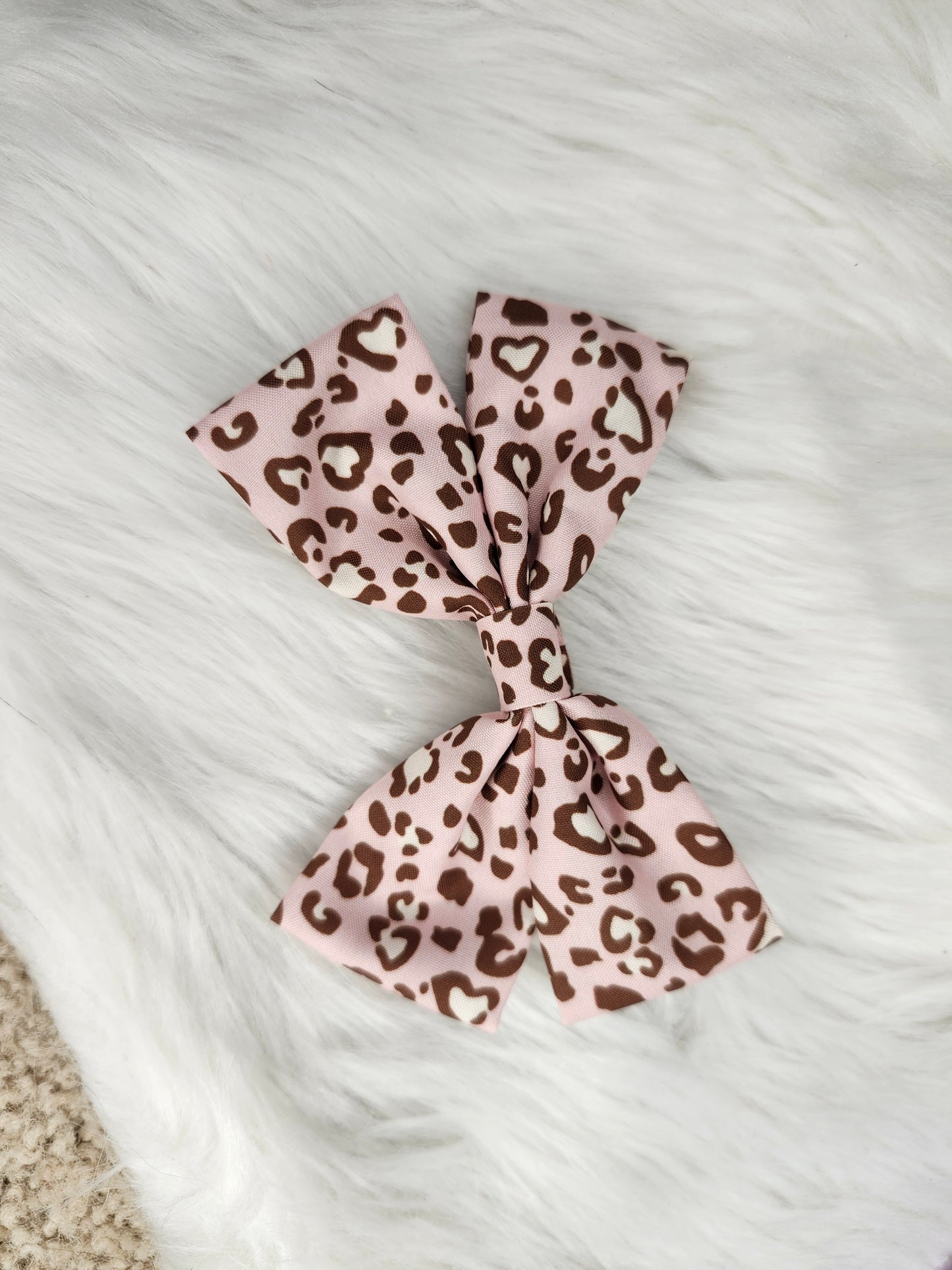 Pink cheetah piggy bow