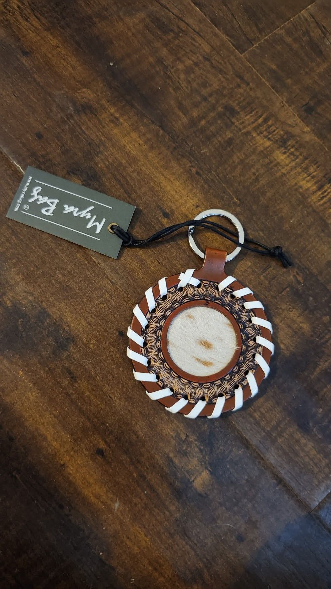 Protector myra keychain