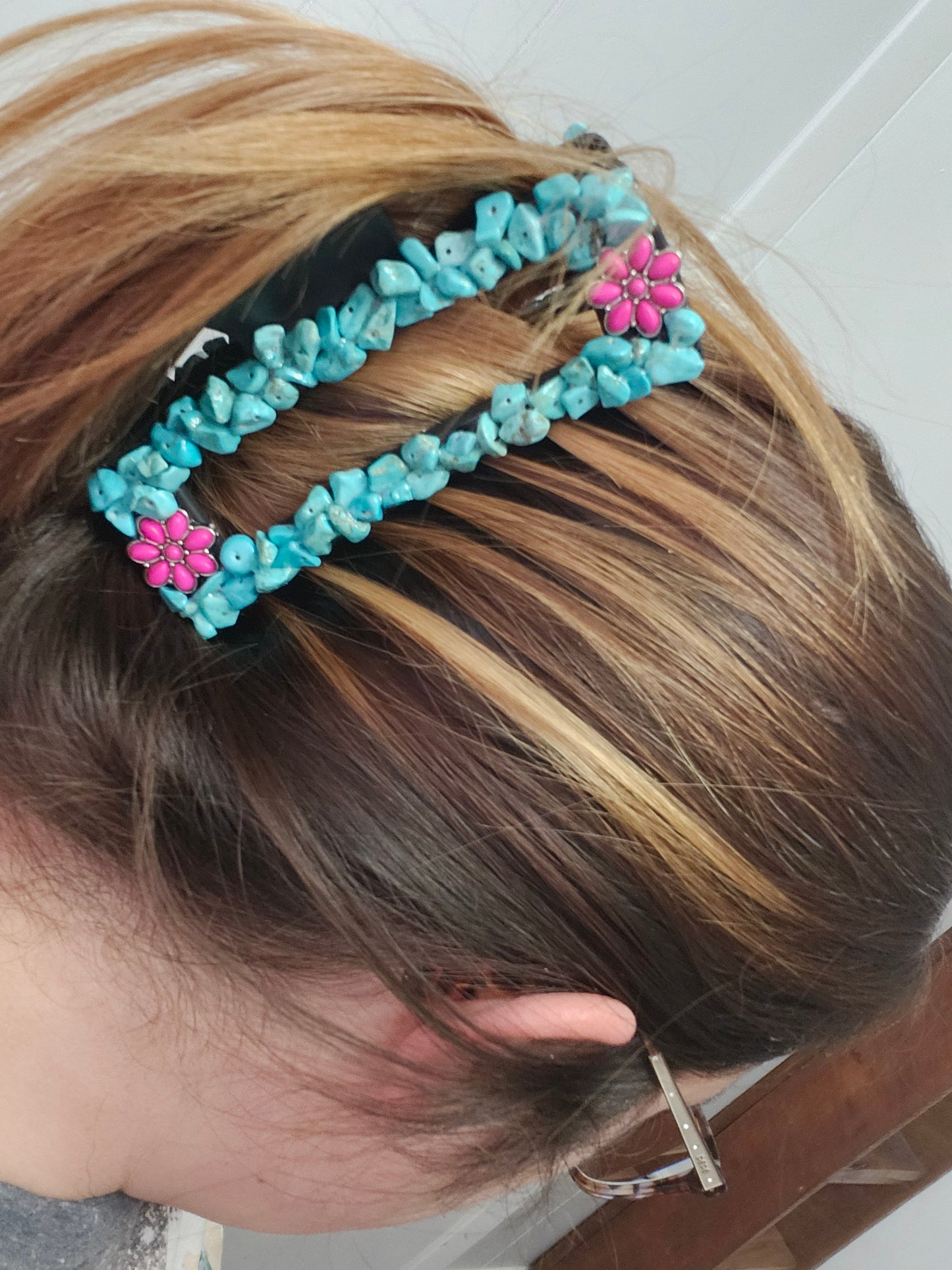 Turquoise stone with pink flower clip