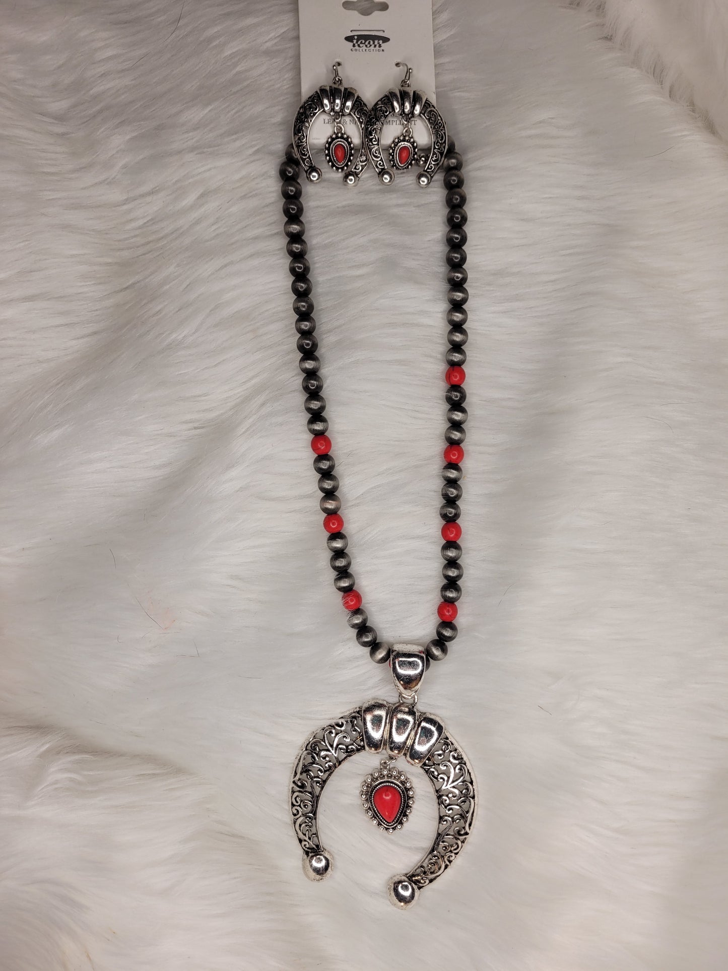 Red stone dangle necklace