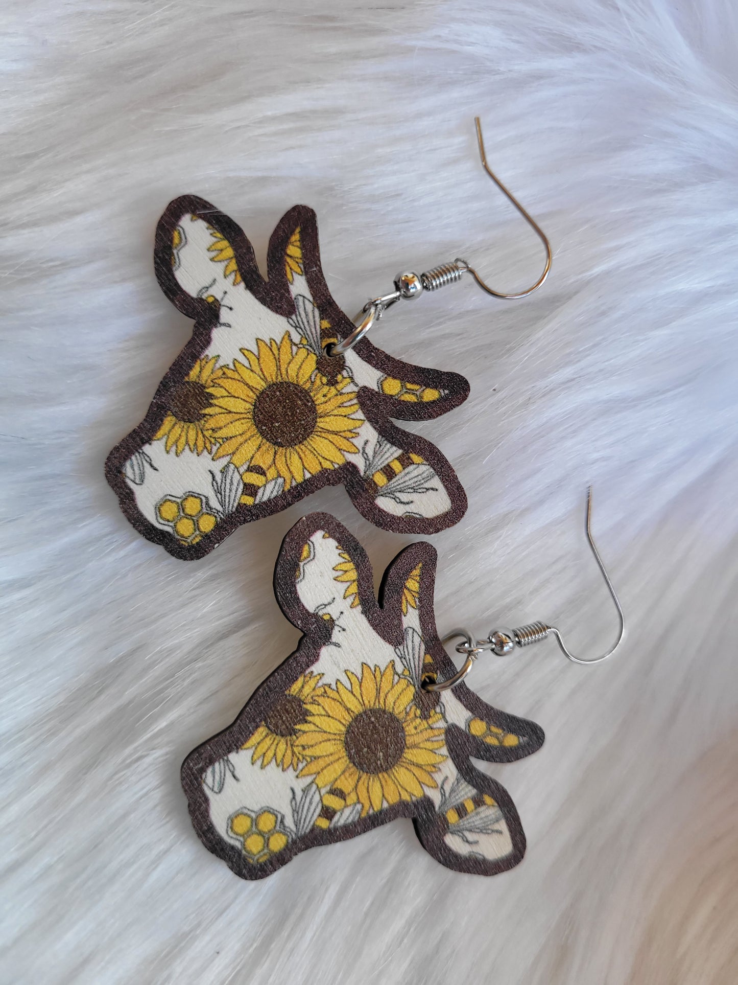 Bee sunflower earrings