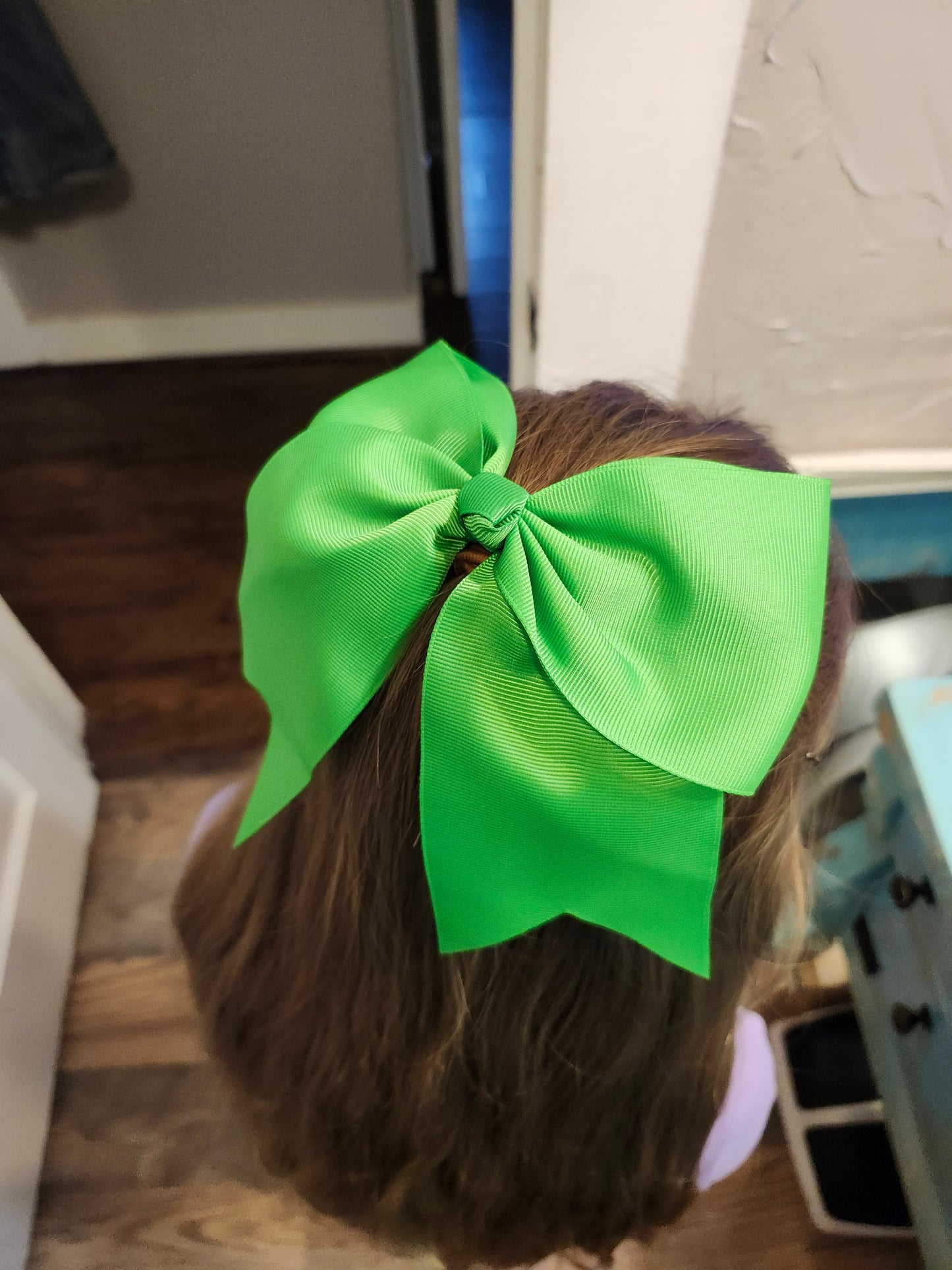 Green bow