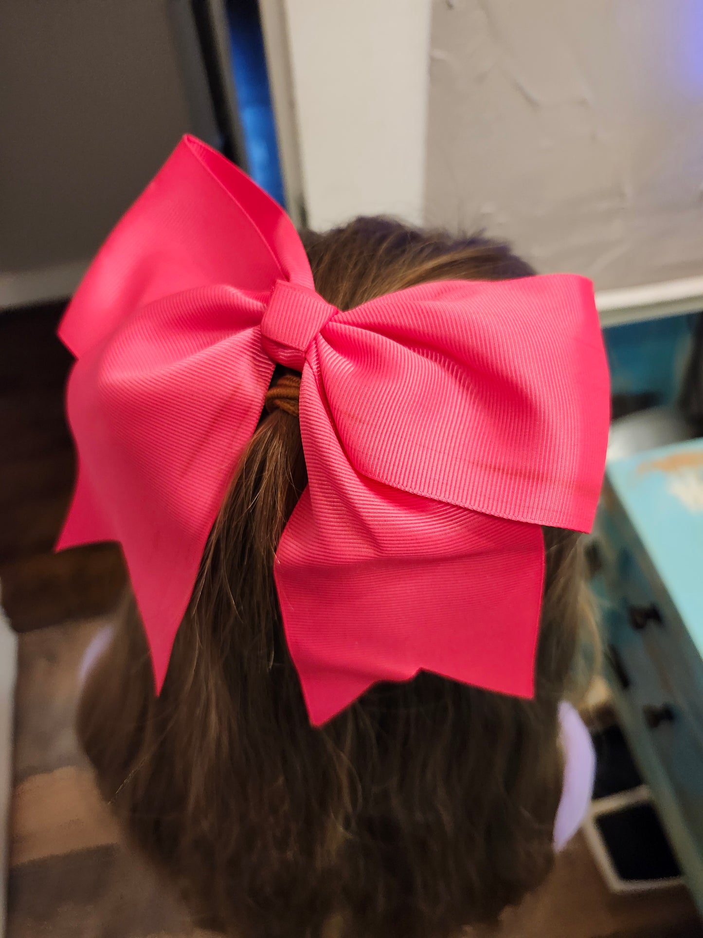 Dark pink bow