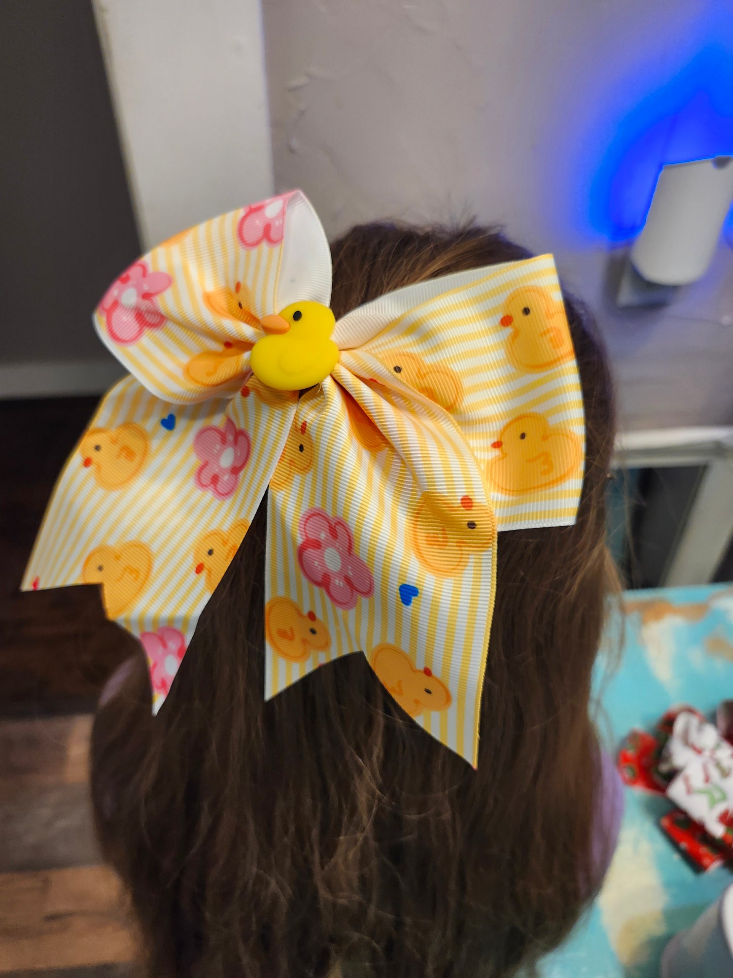 Duck flower bow