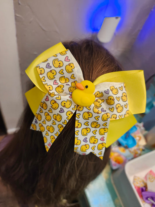 Yellow duck bow