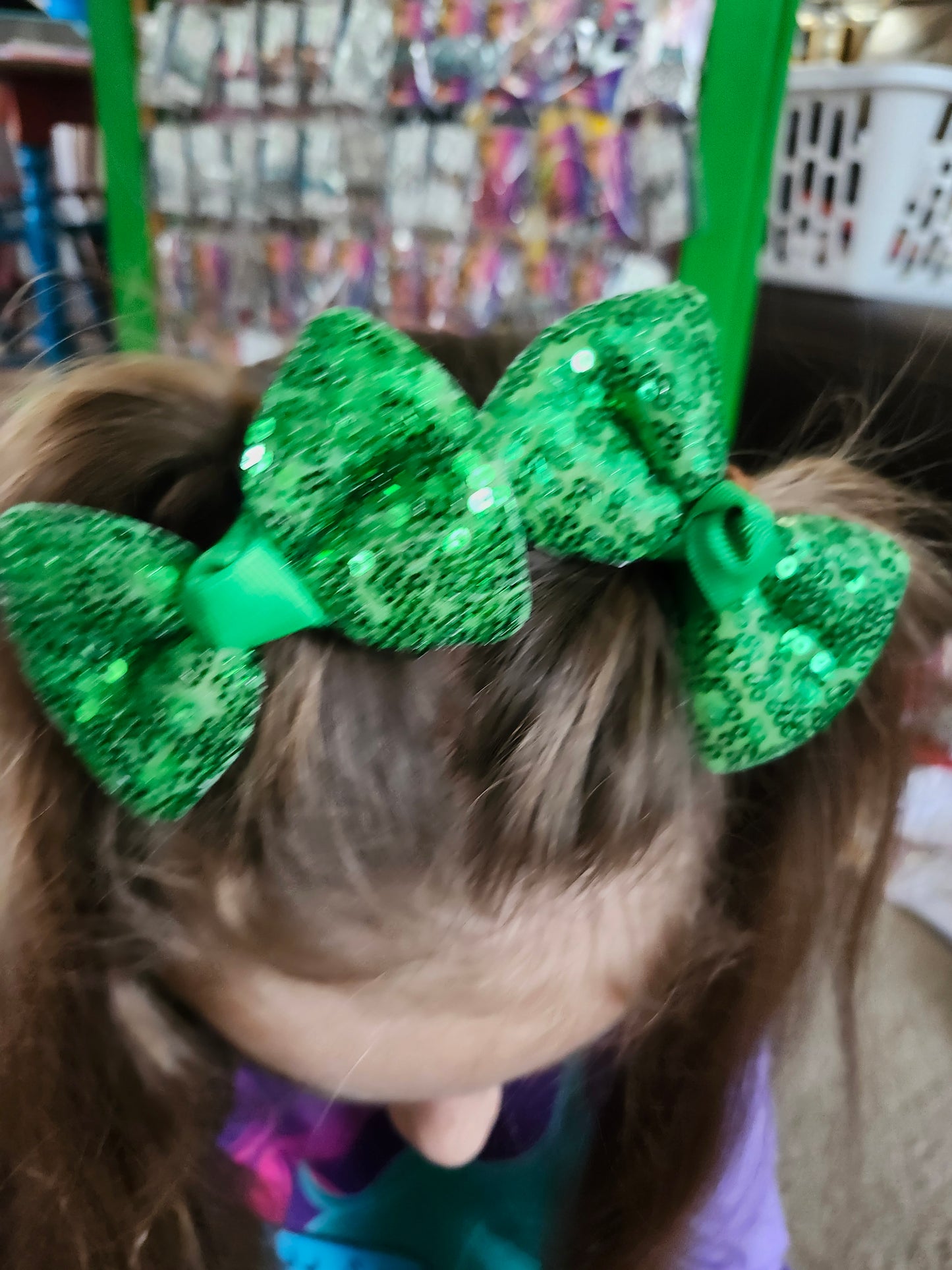 Green Piggy bow