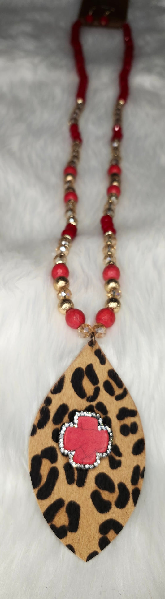 Cheetah red stone necklace