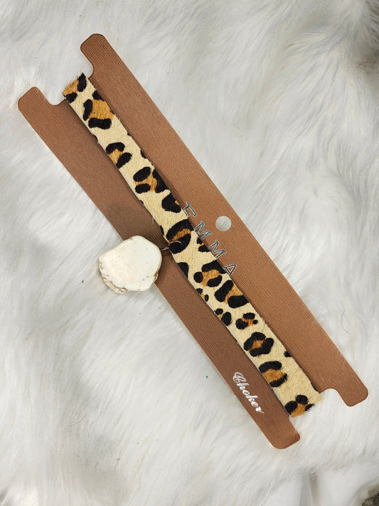 White stone cheetah choker