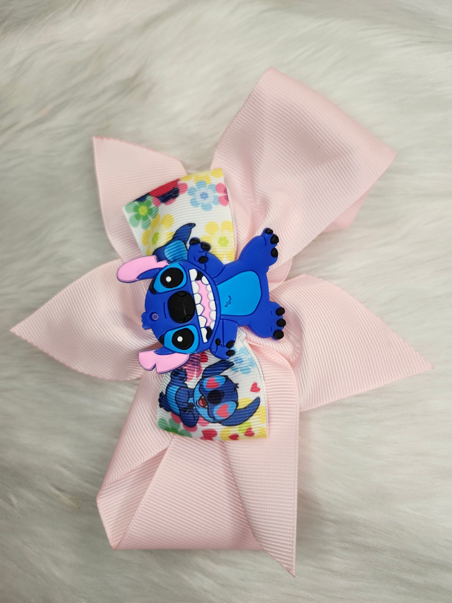 Stitch light pink bow