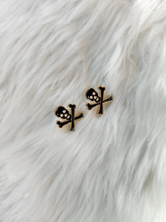 Pirate skull earrings