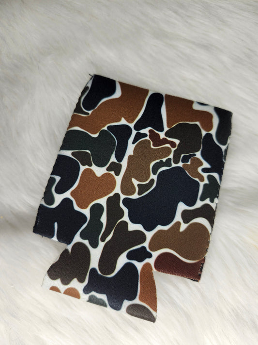 Camo small can koozie