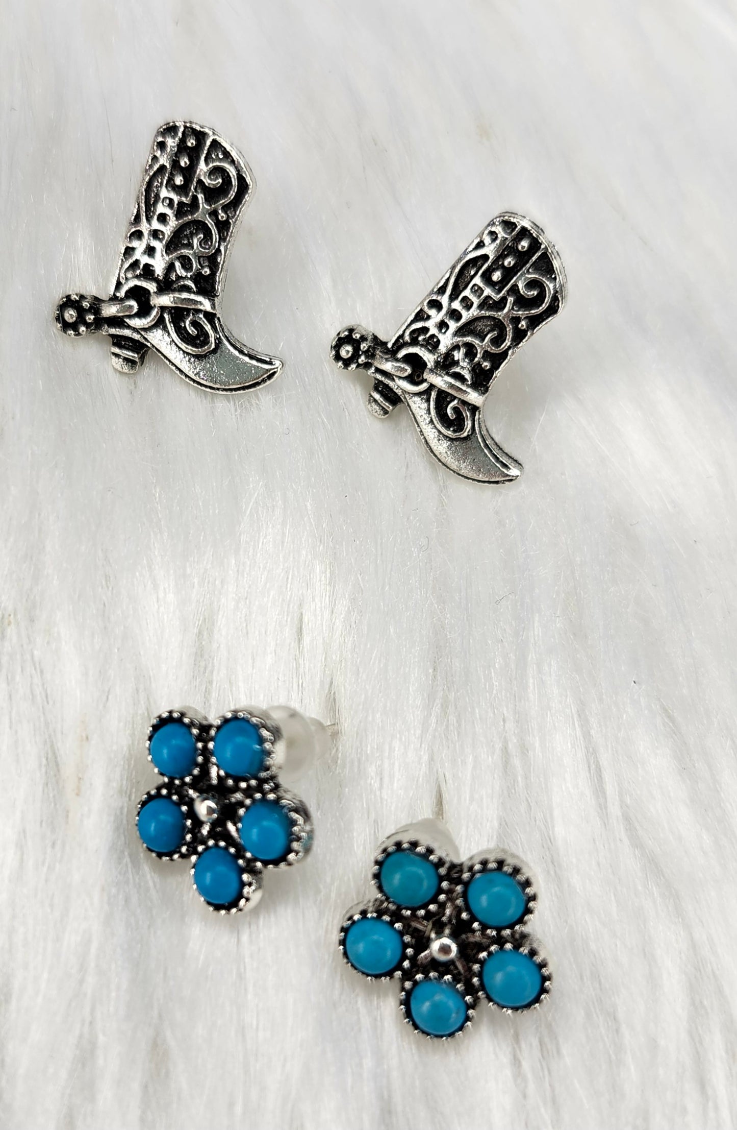 Boots flower stud earrings