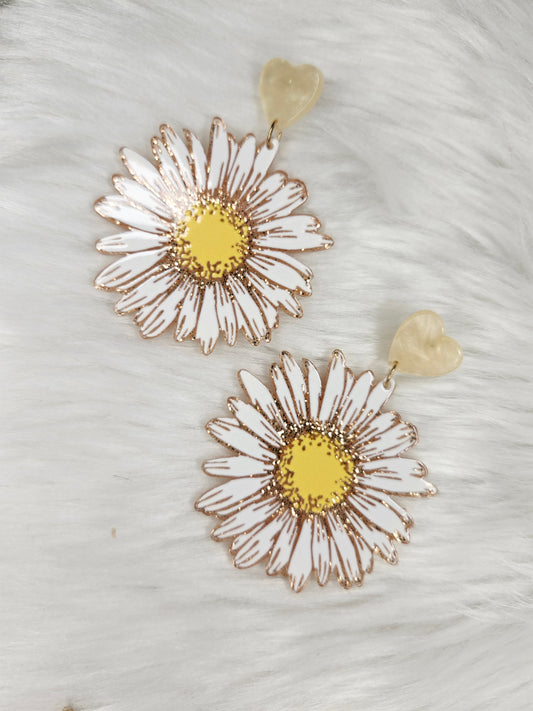 Beige daisy earrings