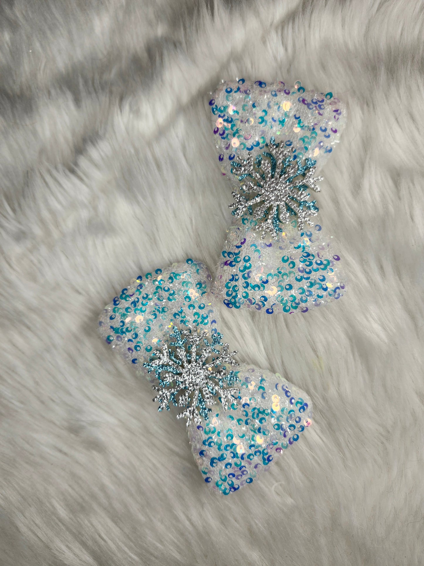 White snowflake Piggy bows