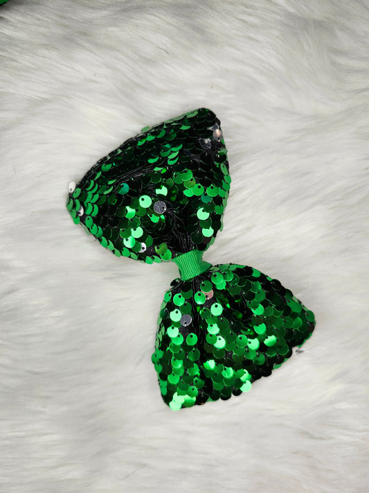 Green sequence piggy bow