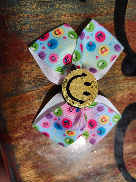 Yellow smiley piggy bow