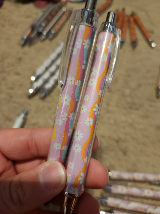 Groovy flower pen