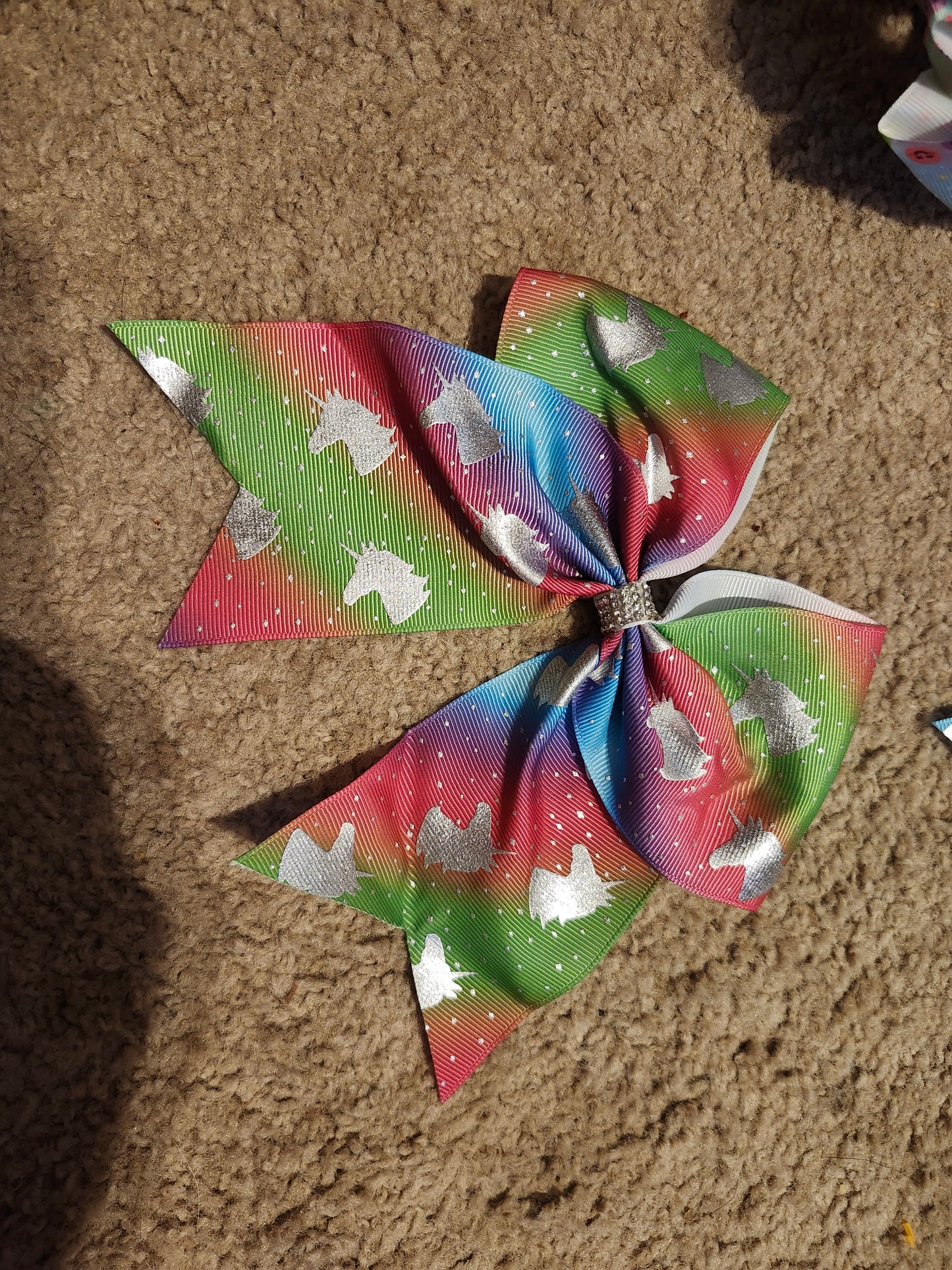 Green unicorn bow