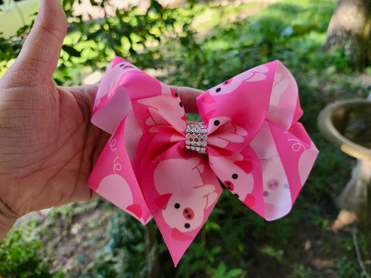 Pink pig bow
