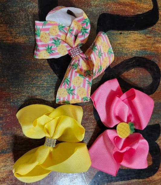 Pineapple piggy bow