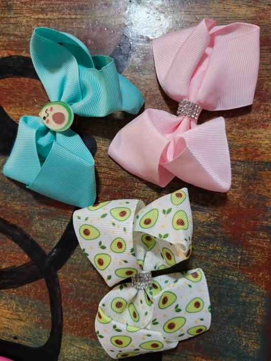 Avocado piggy bow