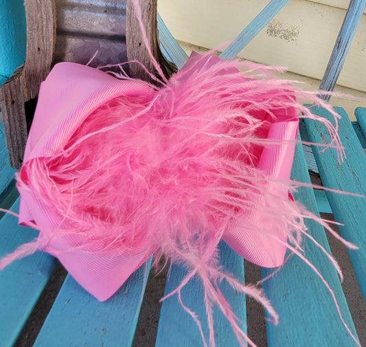 Purpley pink feather bow