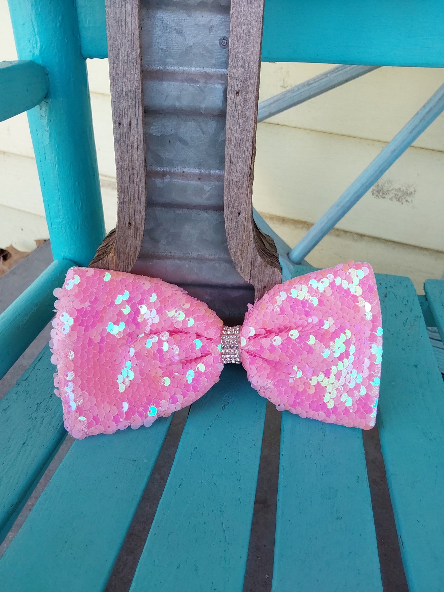 Pink sequin diamond bow