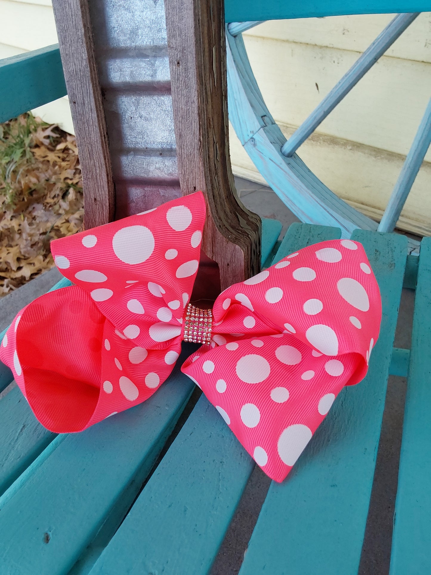 Pink dolkadot bow