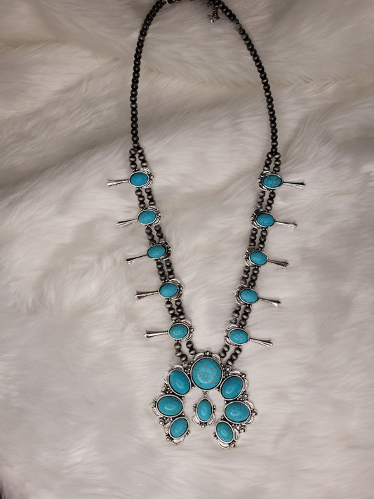 Turquoise horseshoe necklace