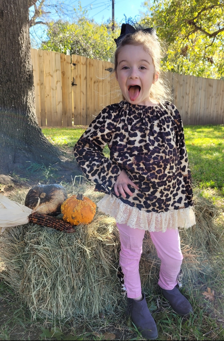 Cheetah top with pink leggings